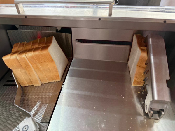 スライスしたパン