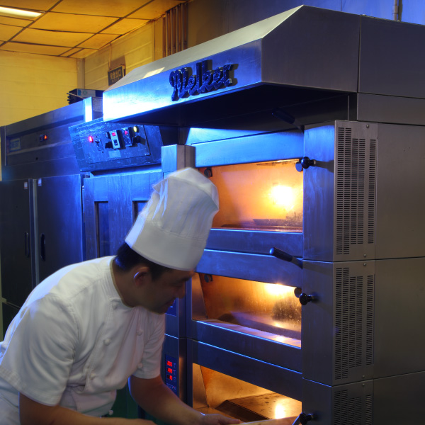 パン焼き小屋 Zopf（ツオップ）